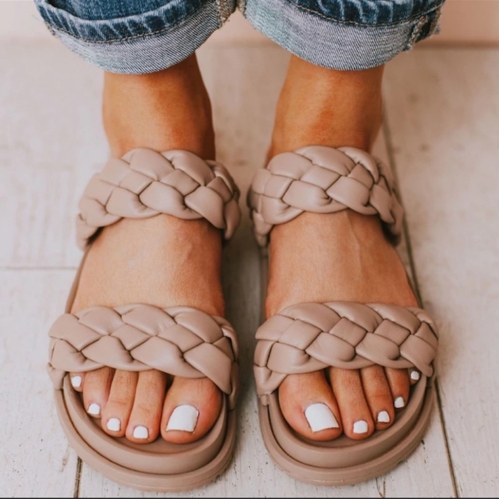 BNWT Braided Sandal